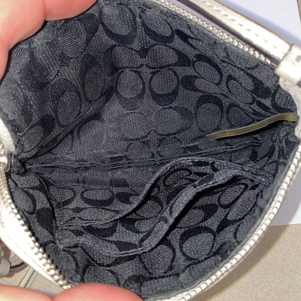Coach Corner Zip Gray Pebbled Leather Wristlet